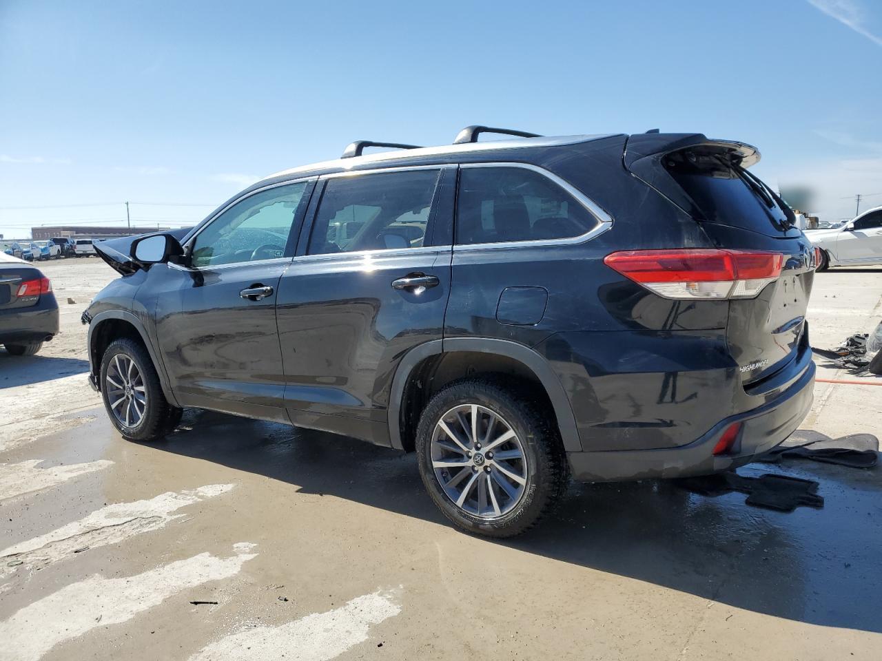 2018 TOYOTA HIGHLANDER - Image 2