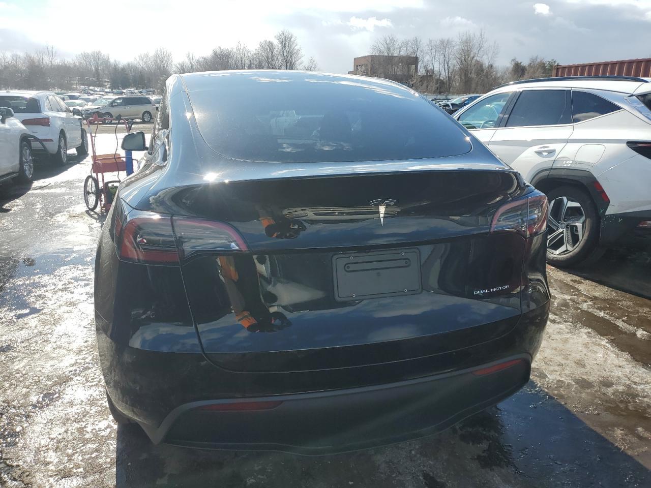 2024 TESLA MODEL Y - Image 6