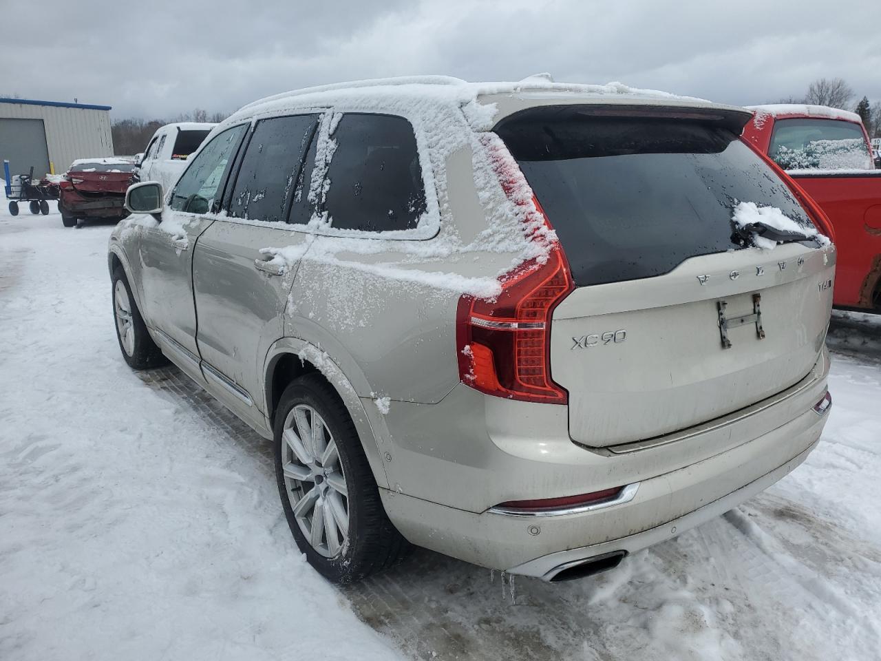2016 VOLVO XC90 T6 - Image 2