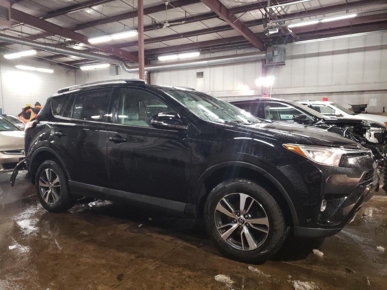 2017 TOYOTA RAV4 XLE - Image 4