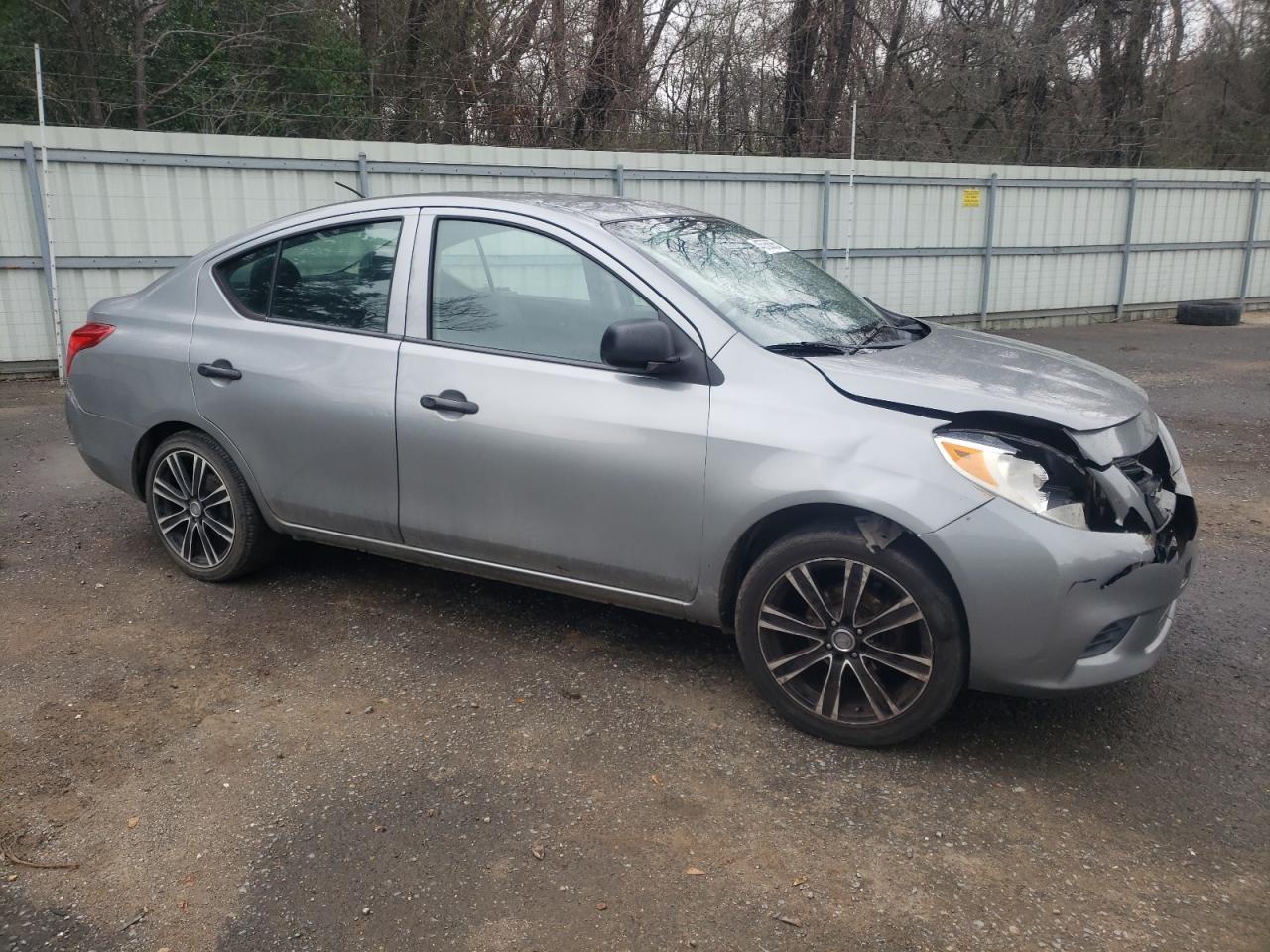 2014 NISSAN VERSA S - Image 4