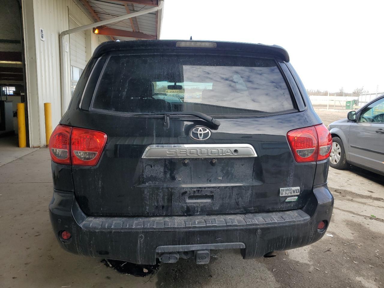 2014 TOYOTA SEQUOIA PL - Image 6