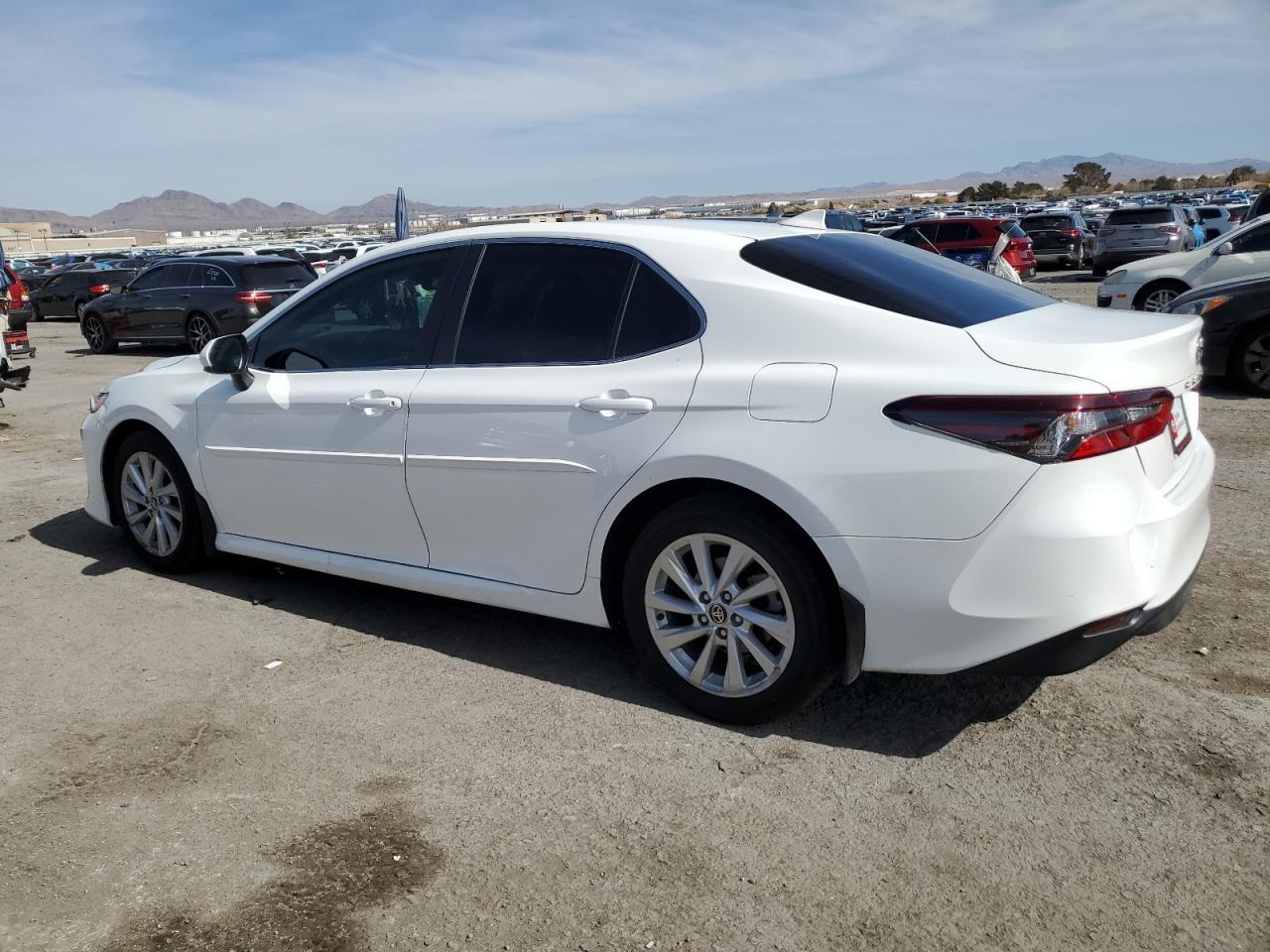 2024 TOYOTA CAMRY LE - Фото 2