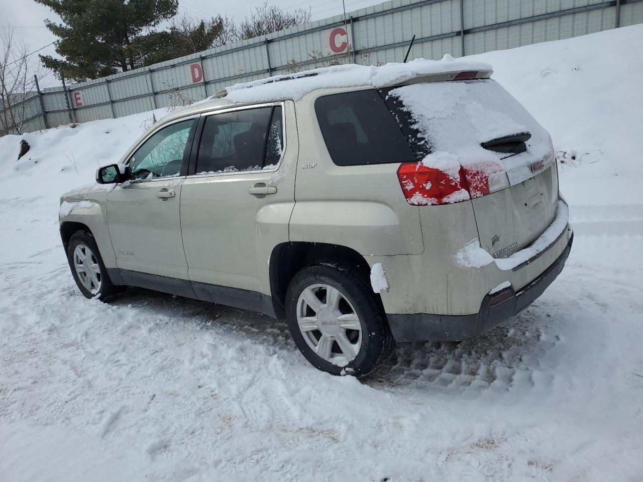 2014 GMC TERRAIN SL - Image 2