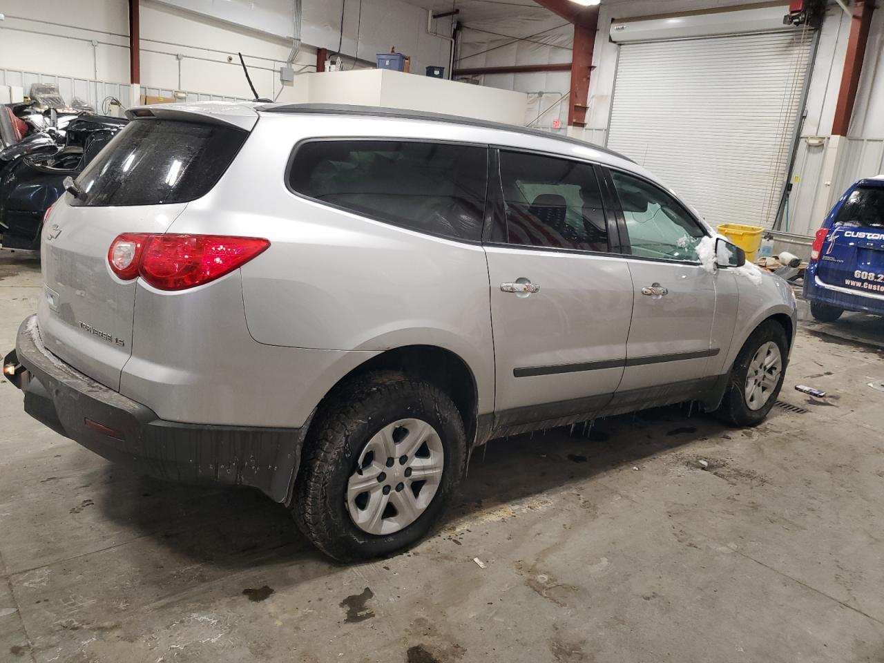 2012 CHEVROLET TRAVERSE L - Фото 3