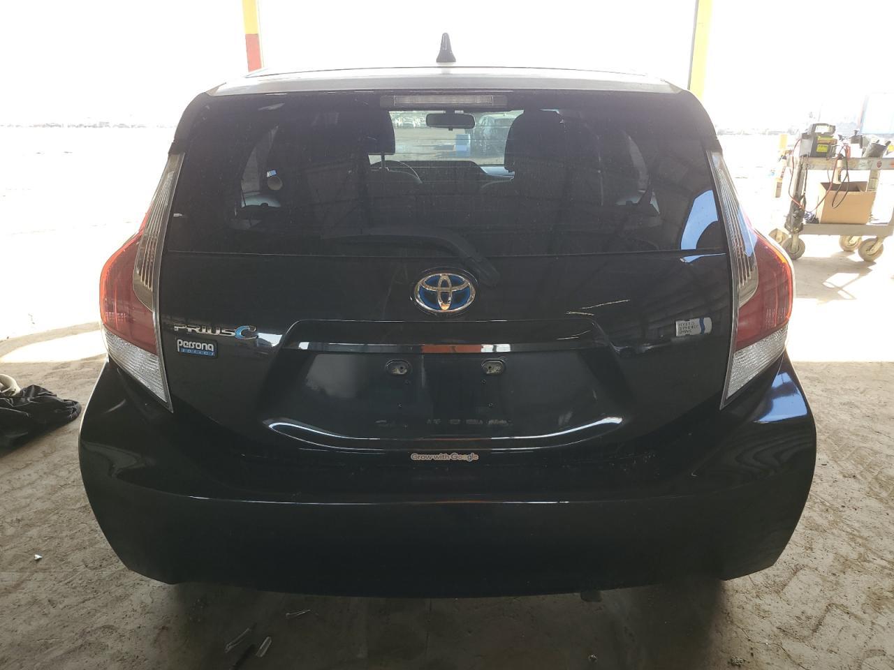 2016 TOYOTA PRIUS C - Image 6