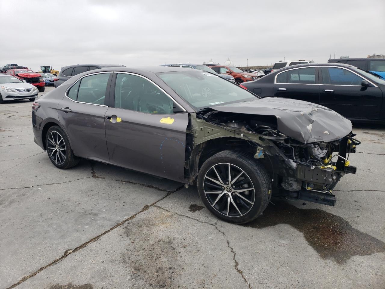 2021 TOYOTA CAMRY SE - Фото 4