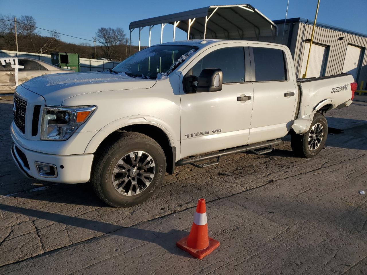 2018 NISSAN TITAN SV