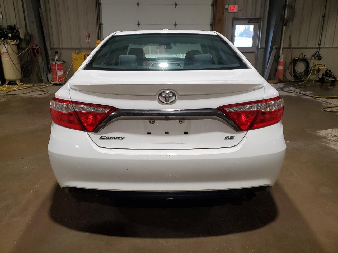 2016 TOYOTA CAMRY LE - Фото 6