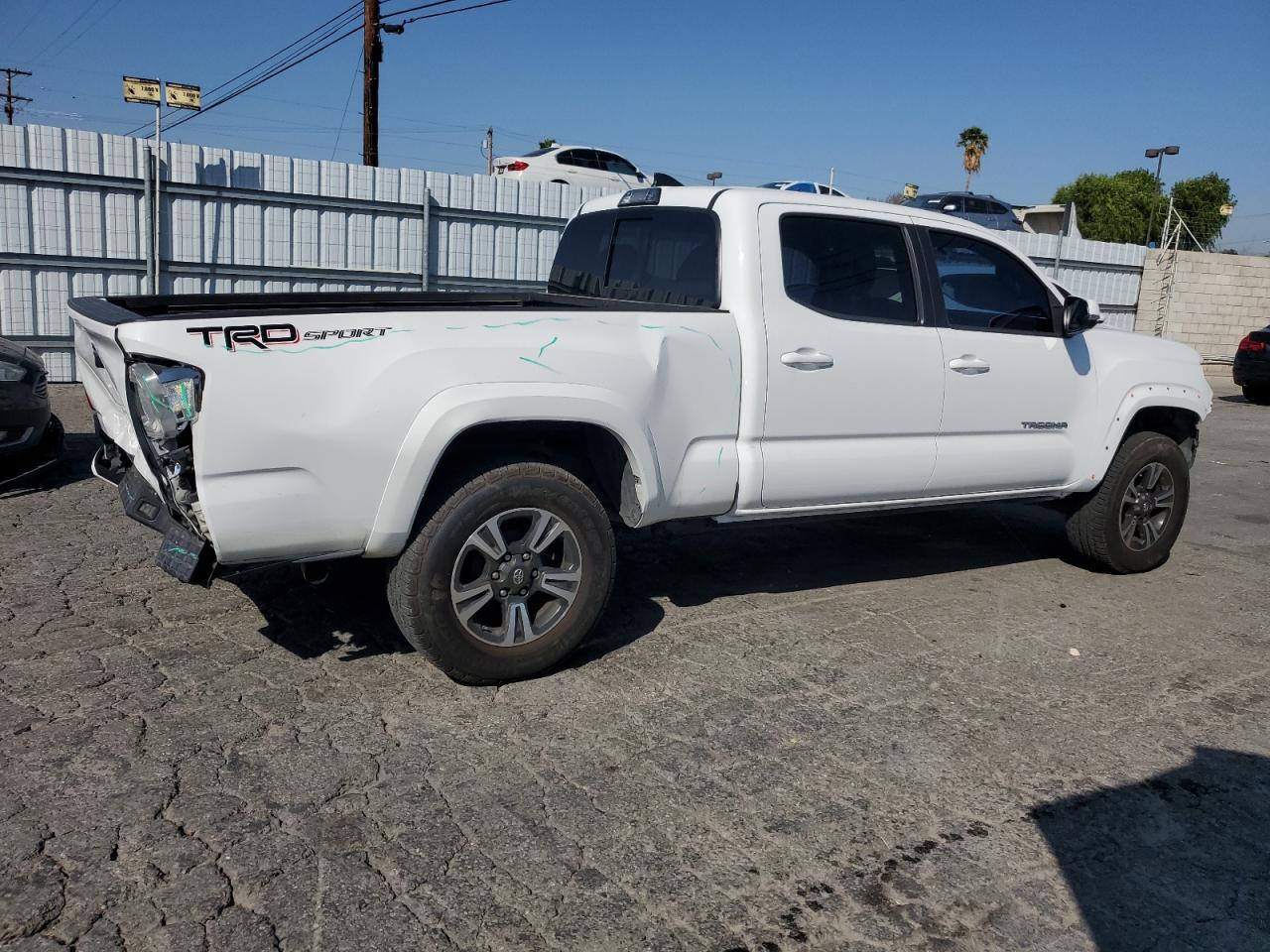 2017 TOYOTA TACOMA DOU - Фото 3