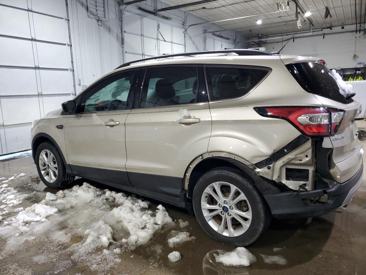 2017 FORD ESCAPE SE - Фото 2