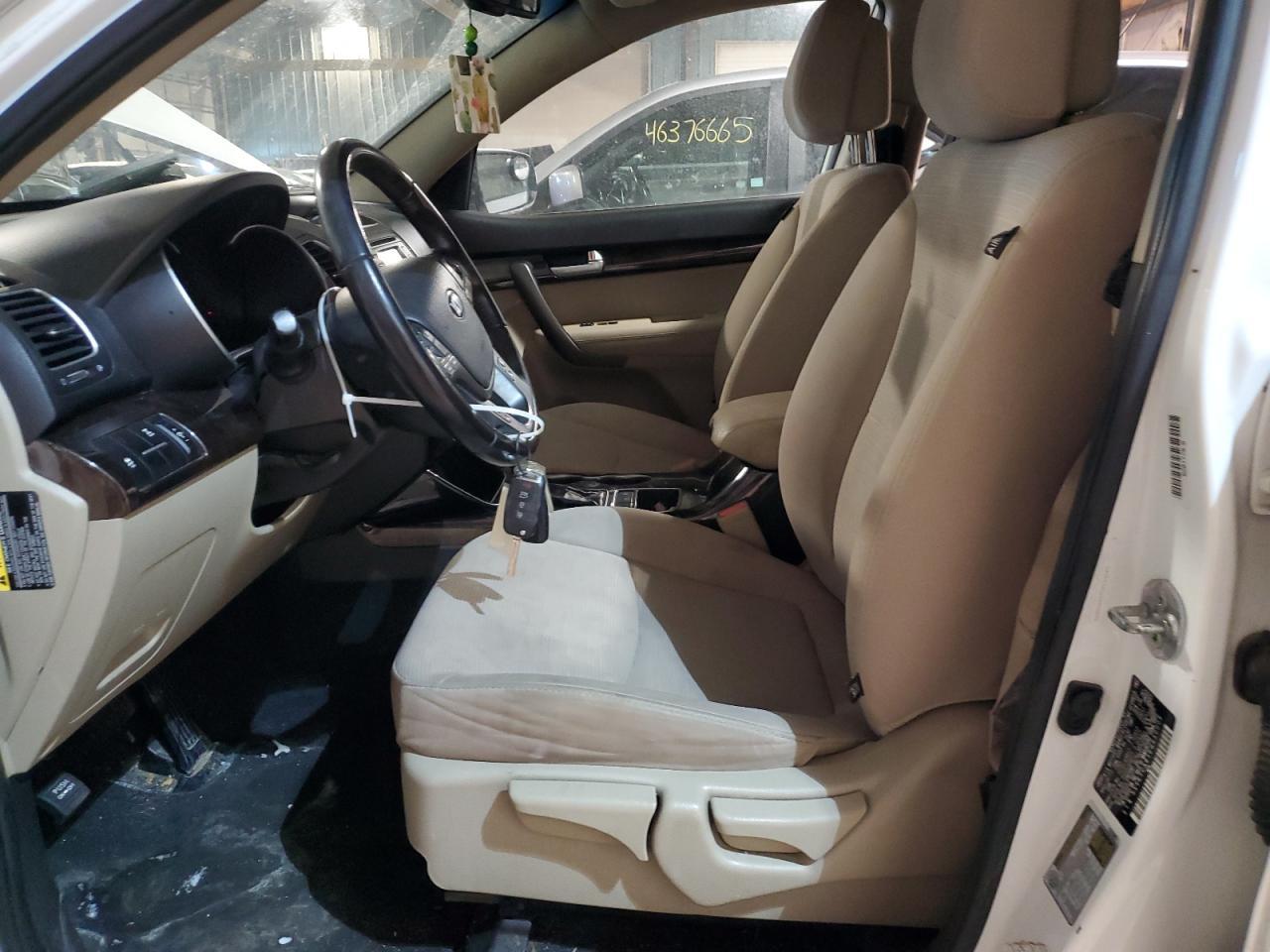 2014 KIA SORENTO LX - Image 7