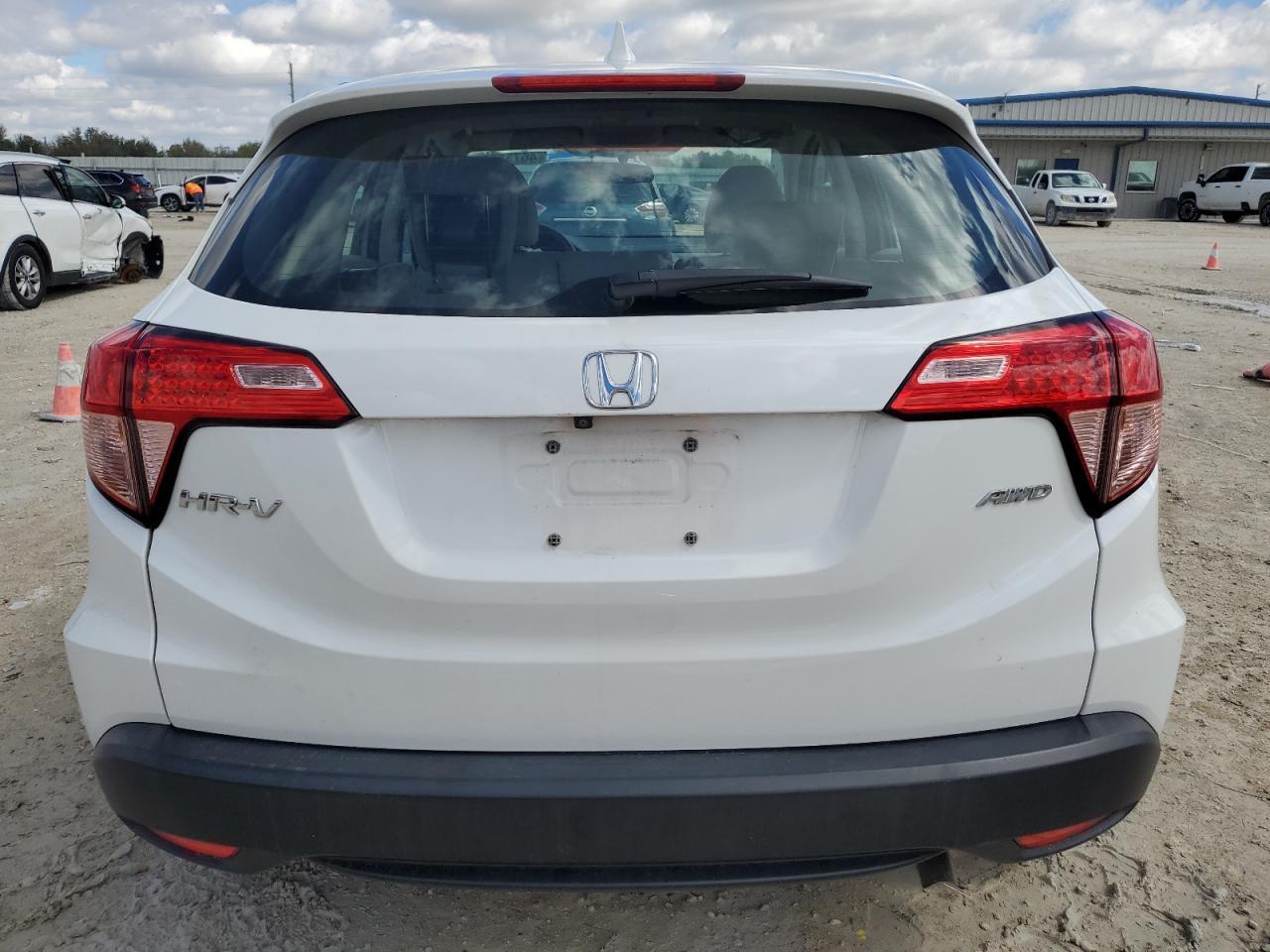 2018 HONDA HR-V LX - Image 6