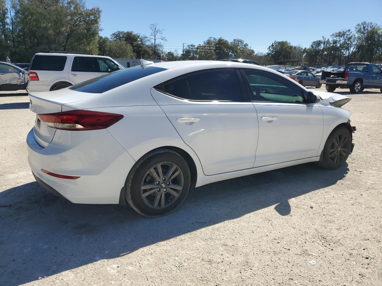 2018 HYUNDAI ELANTRA SE - Фото 3