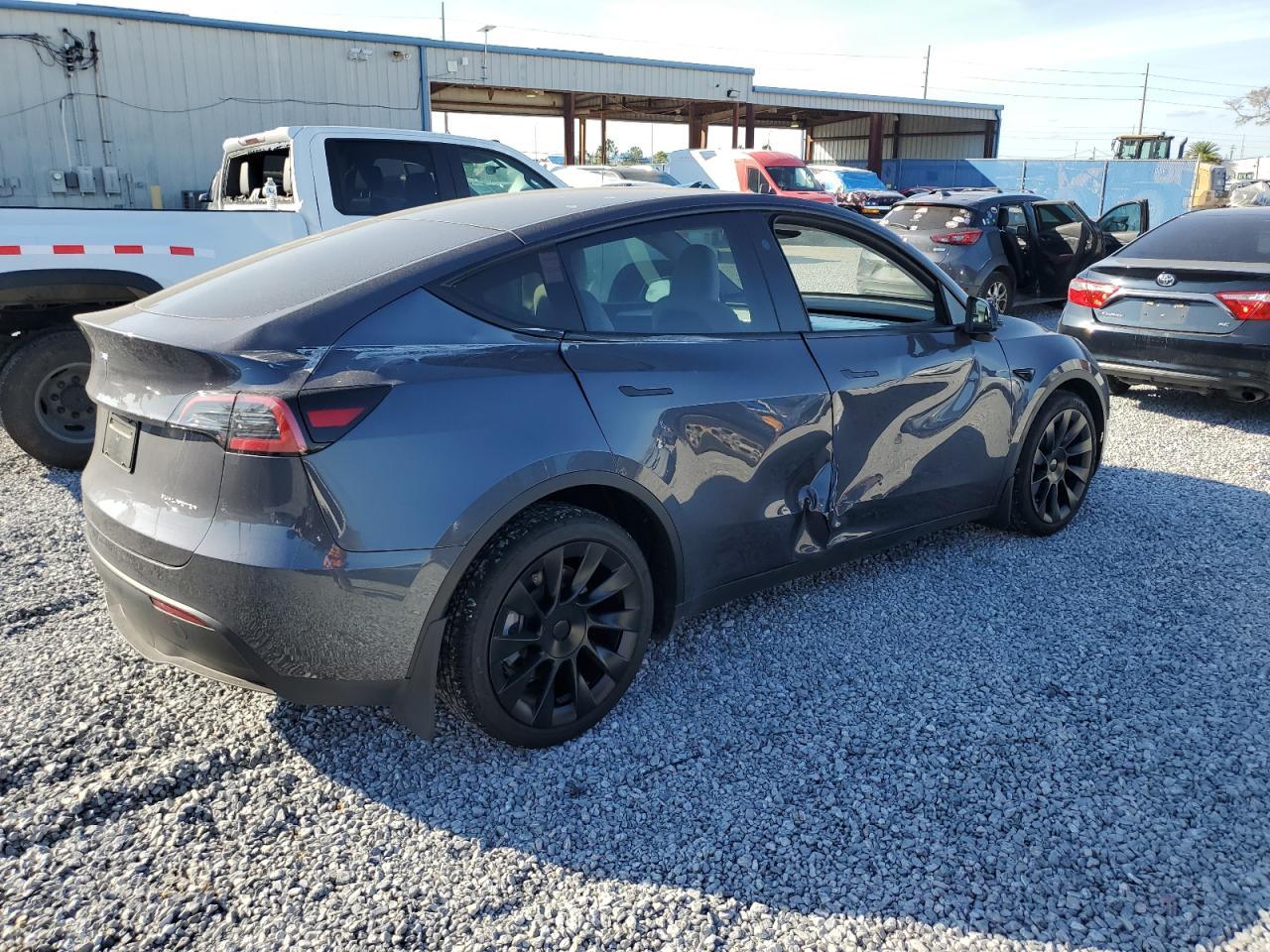 2023 TESLA MODEL Y - Image 3