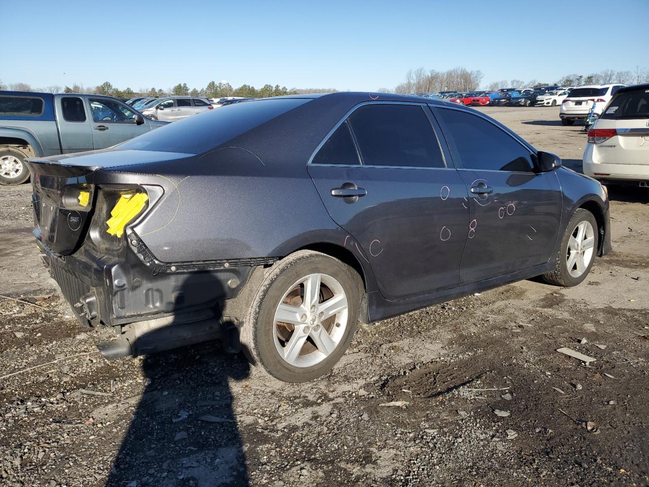 2013 TOYOTA CAMRY L - Фото 3