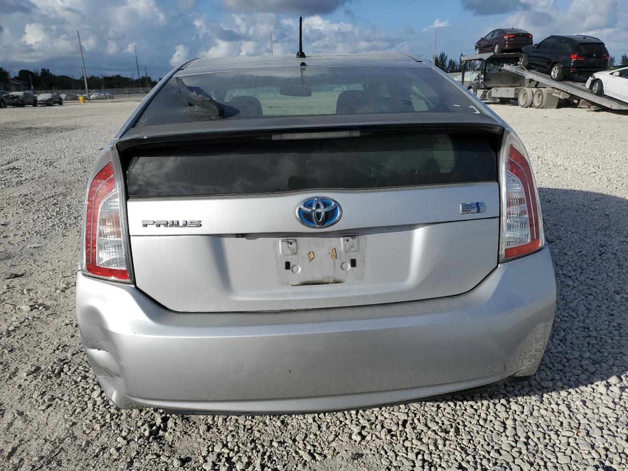 2015 TOYOTA PRIUS - Фото 6