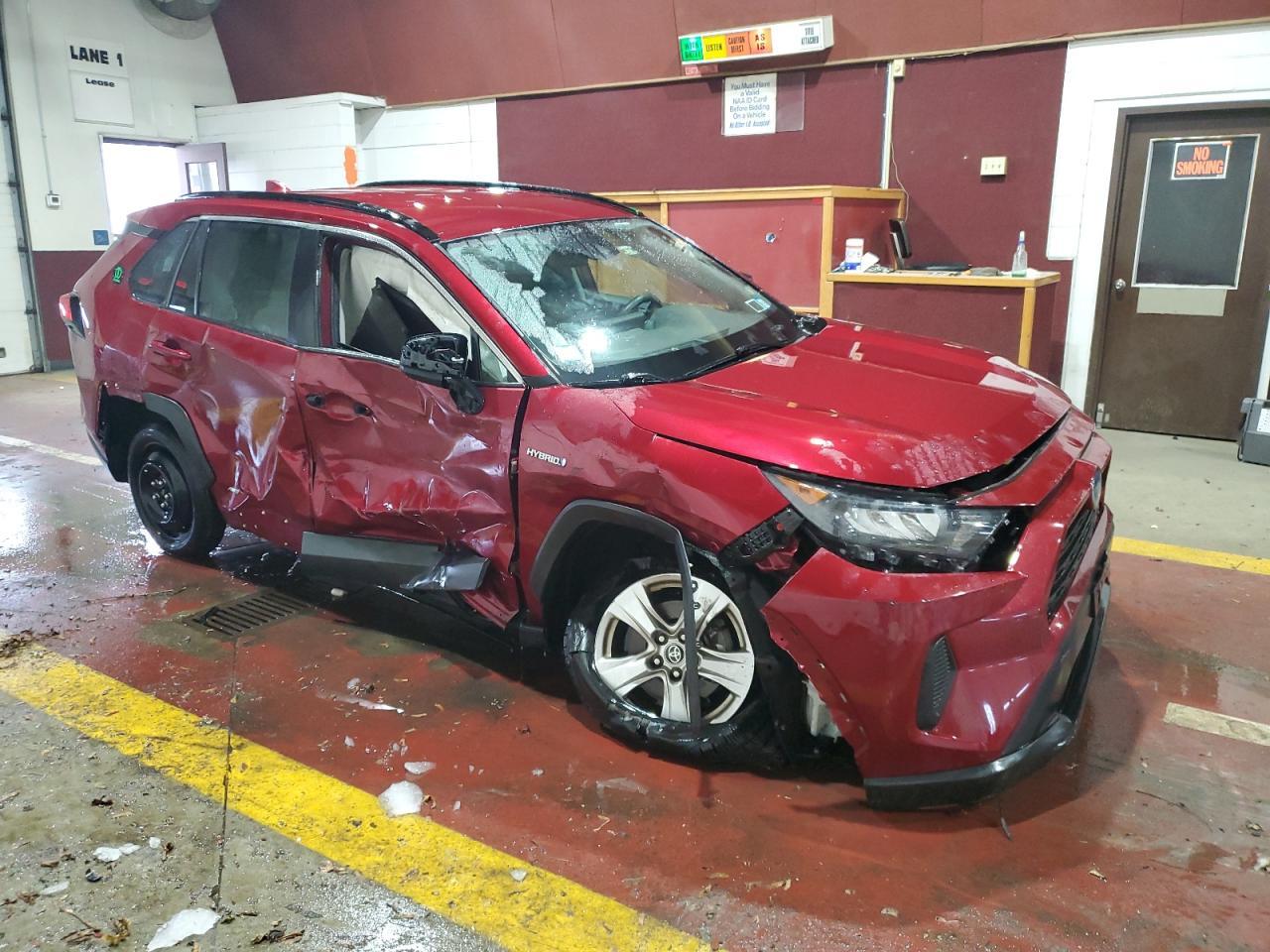 2021 TOYOTA RAV4 LE - Фото 4