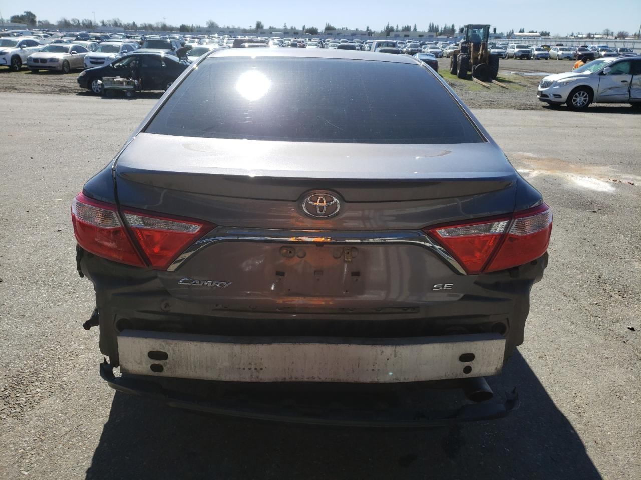 2017 TOYOTA CAMRY LE - Image 6
