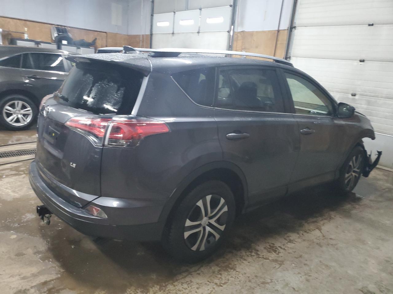 2018 TOYOTA RAV4 LE - Image 3