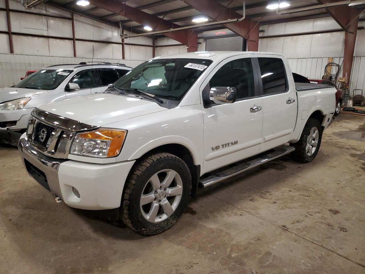 2015 NISSAN TITAN S