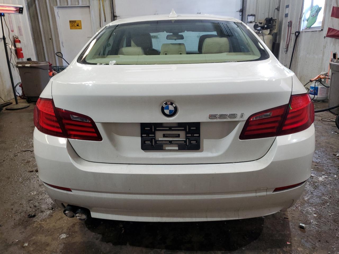 2013 BMW 528 XI - Image 6