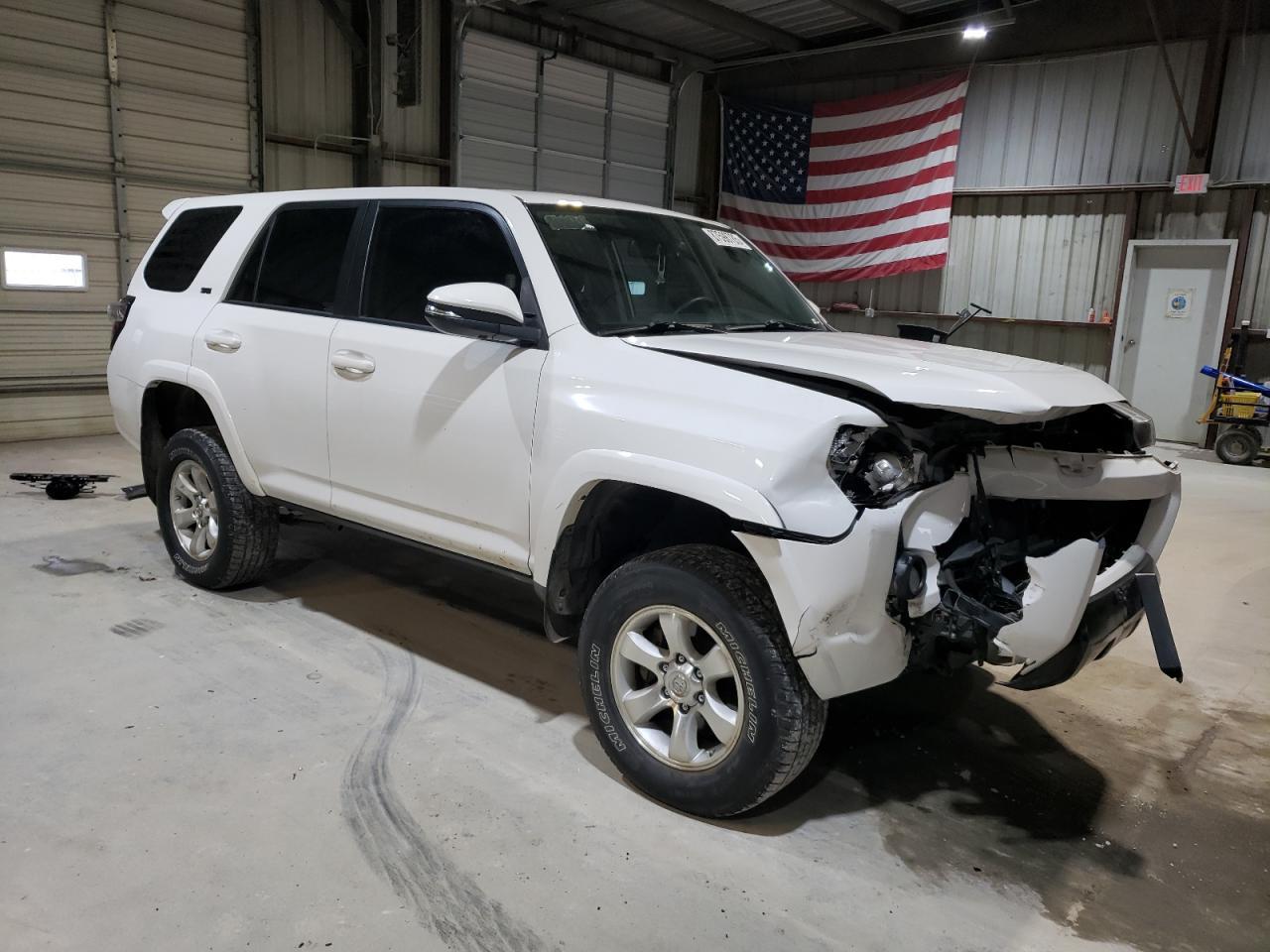 2017 TOYOTA 4RUNNER SR - Фото 4