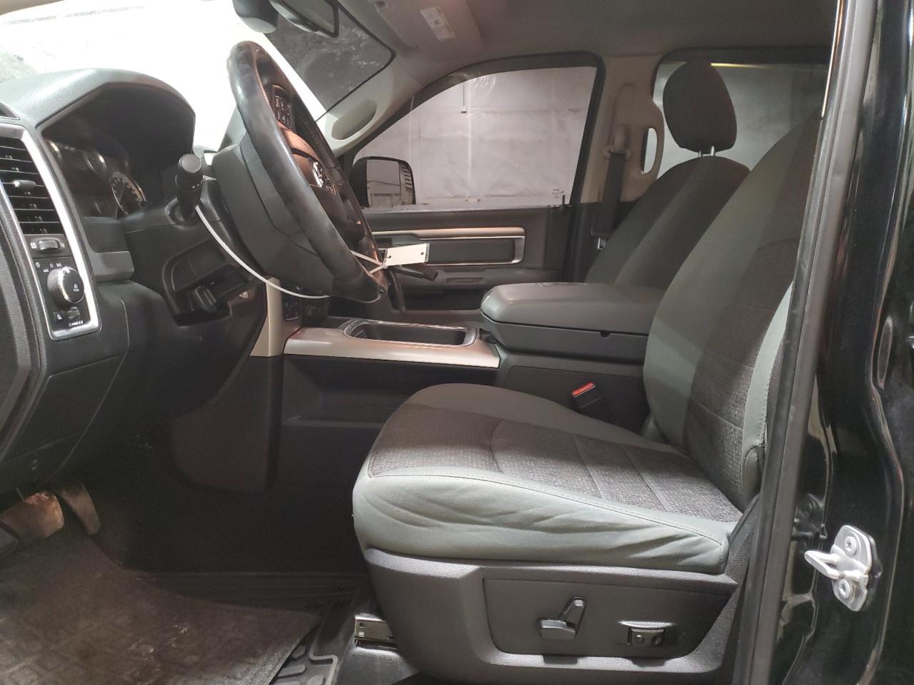 2017 RAM 1500 SLT - Image 7