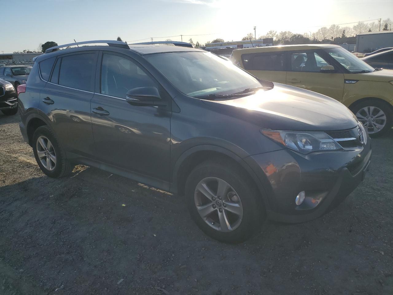 2015 TOYOTA RAV4 XLE - Image 4