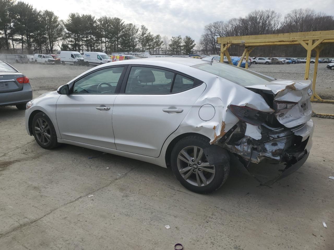 2018 HYUNDAI ELANTRA SE - Фото 2