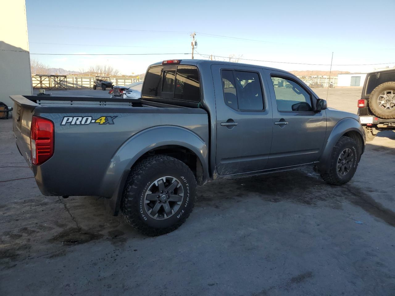 2017 NISSAN FRONTIER S - Фото 3