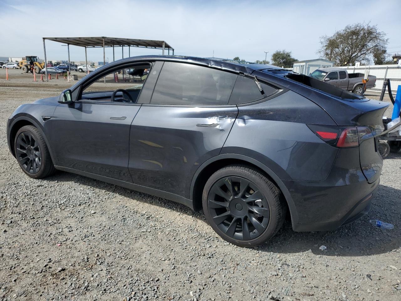 2024 TESLA MODEL Y - Image 2