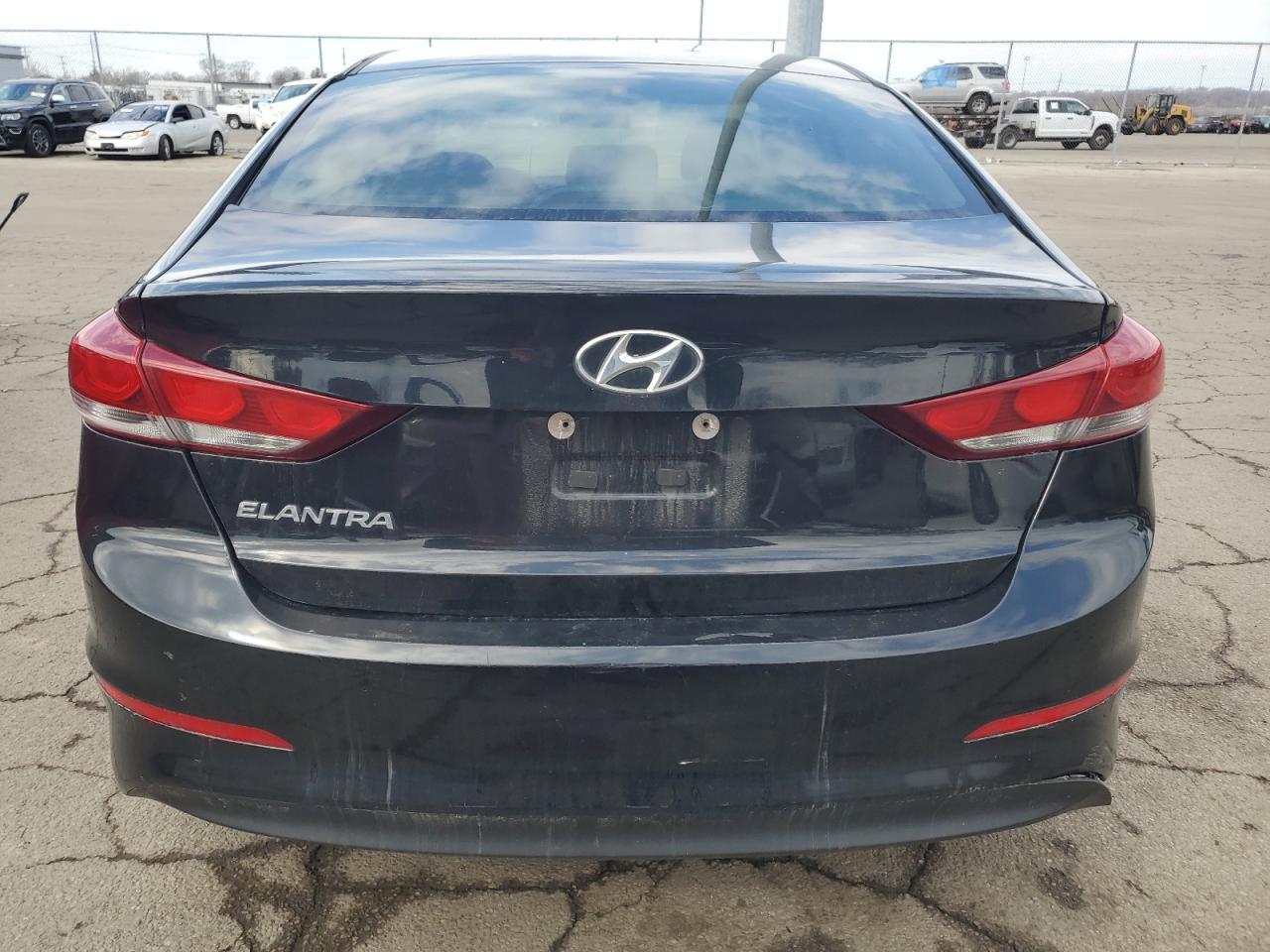 2018 HYUNDAI ELANTRA SE - Фото 6