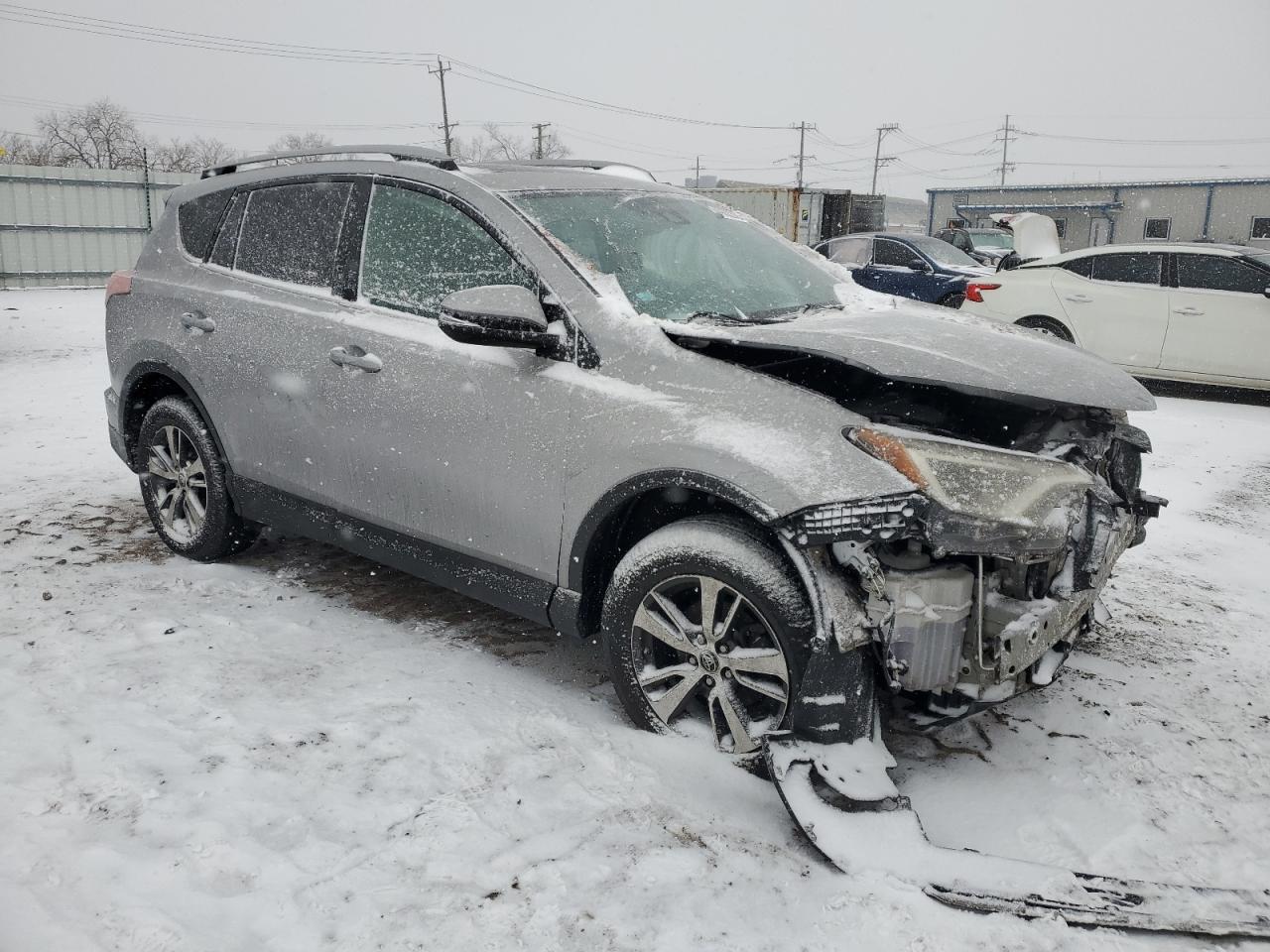 2017 TOYOTA RAV4 XLE - Image 4