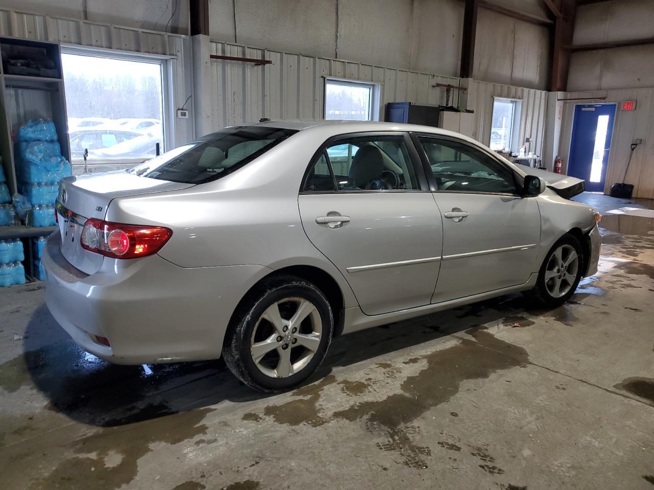 2013 TOYOTA COROLLA BA - Фото 3