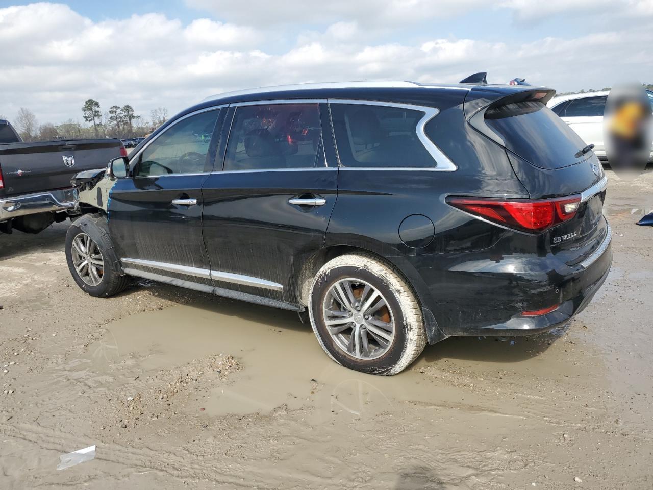 2019 INFINITI QX60 LUXE - Image 2