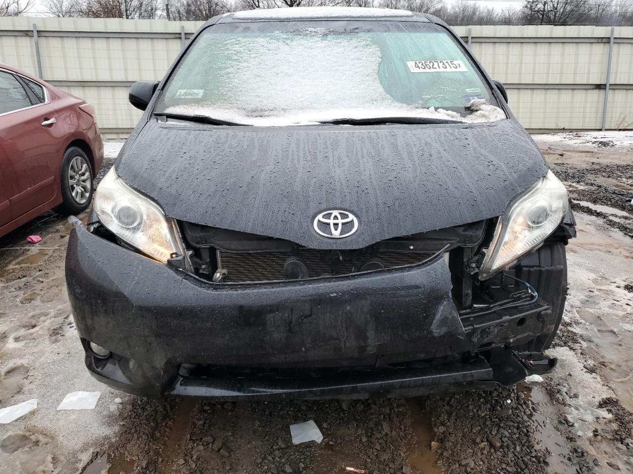 2015 TOYOTA SIENNA XLE - Фото 5