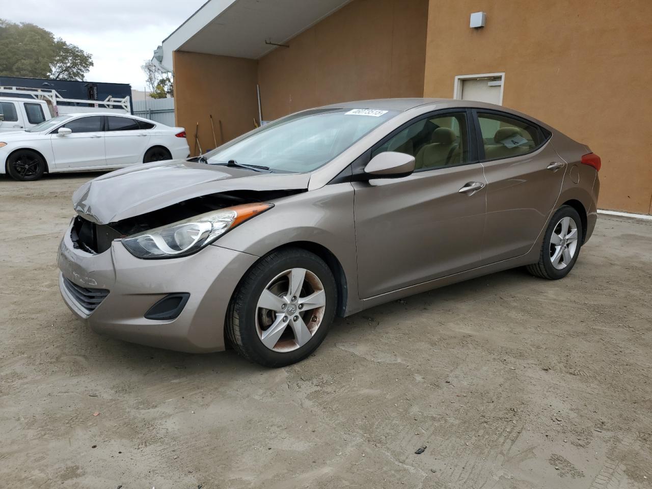 2013 HYUNDAI ELANTRA GL