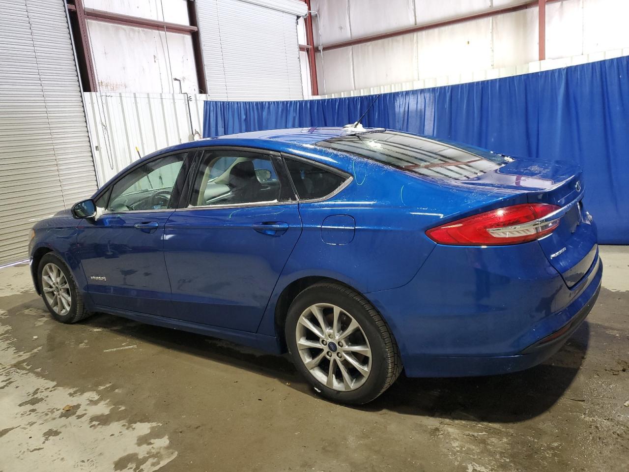 2017 FORD FUSION SE - Image 2