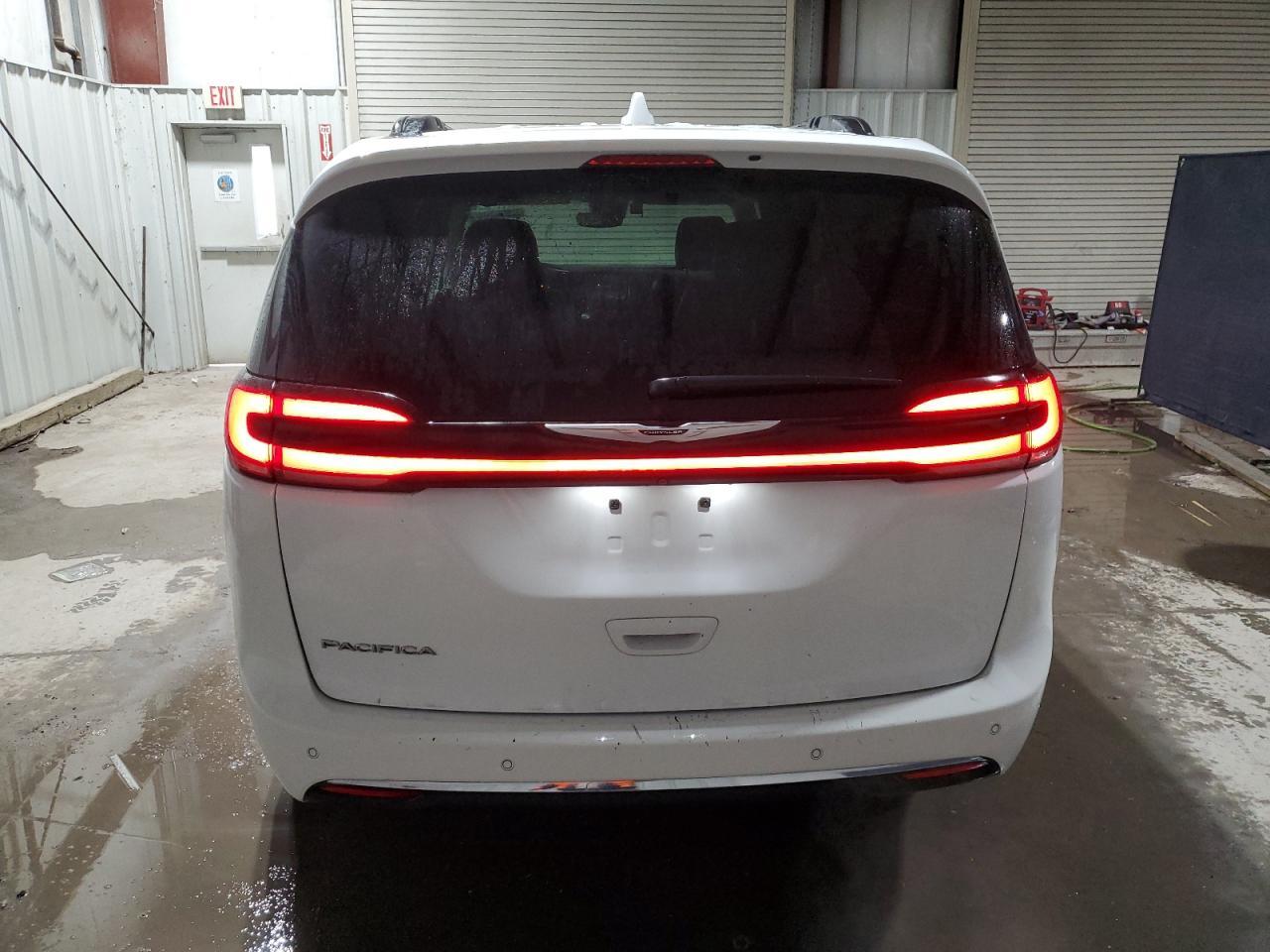 2022 CHRYSLER PACIFICA T - Image 6
