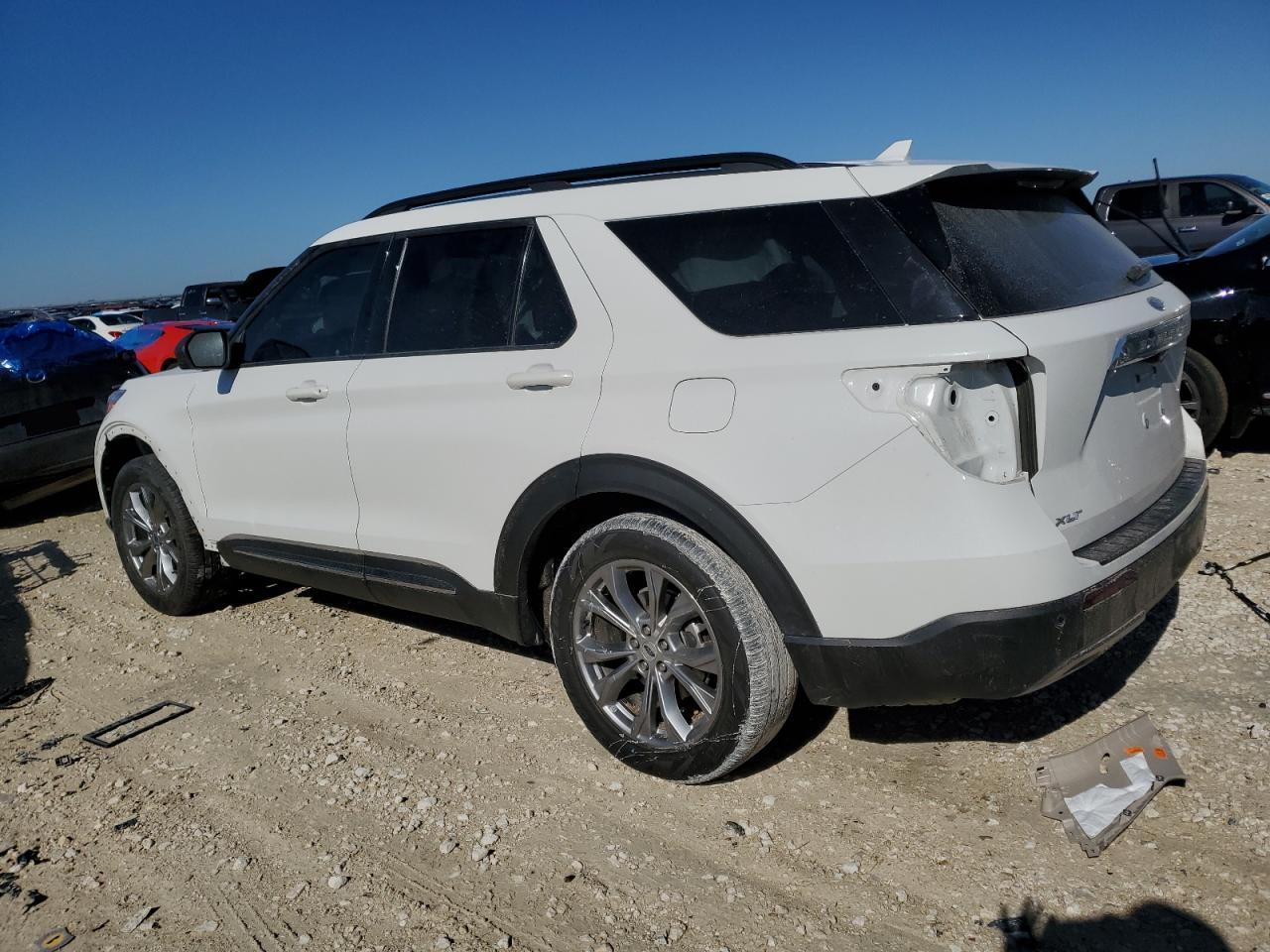 2022 FORD EXPLORER X - Image 2