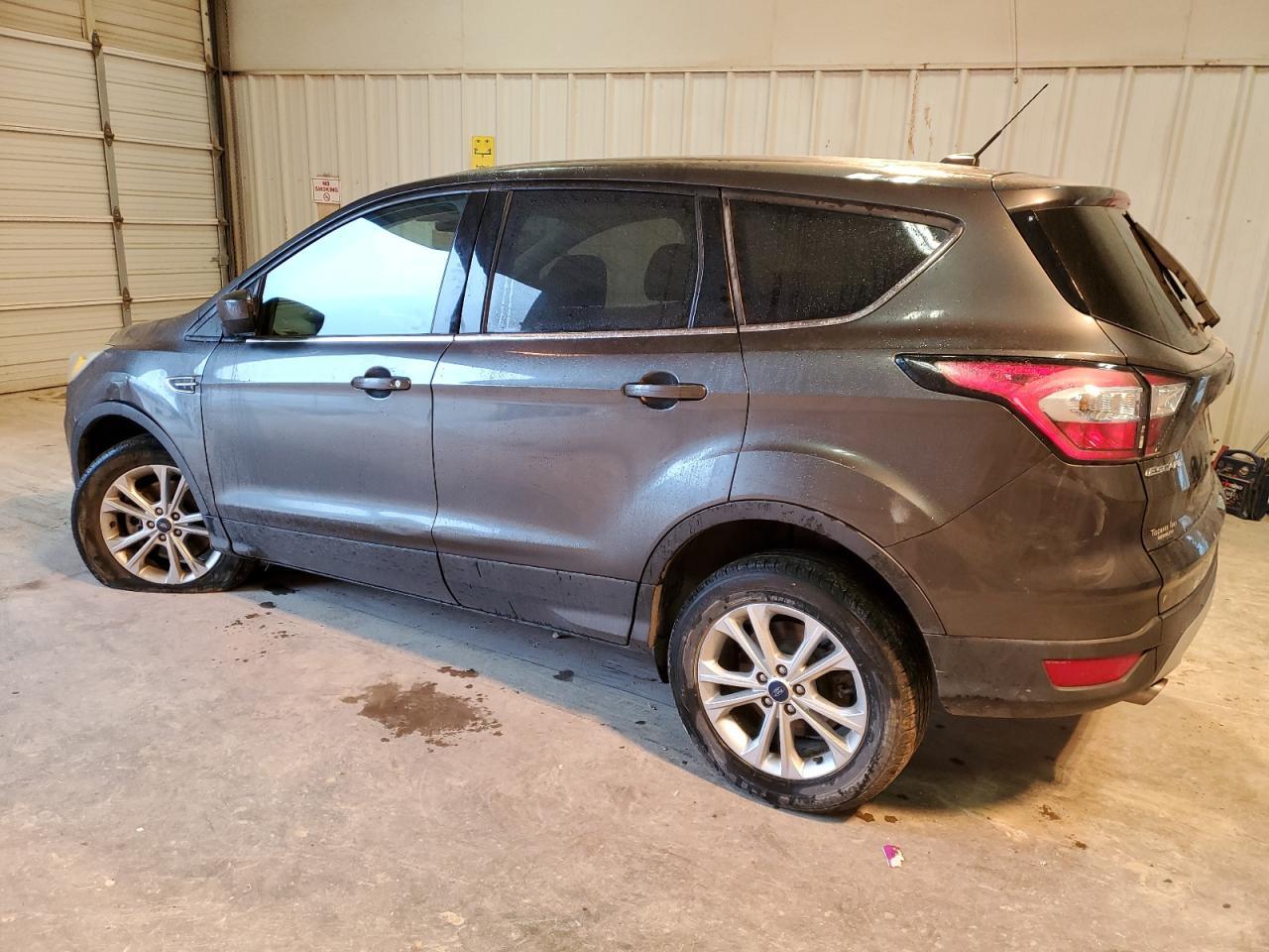 2017 FORD ESCAPE SE - Фото 2