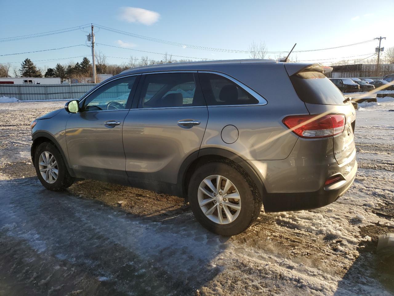 2017 KIA SORENTO LX - Image 2