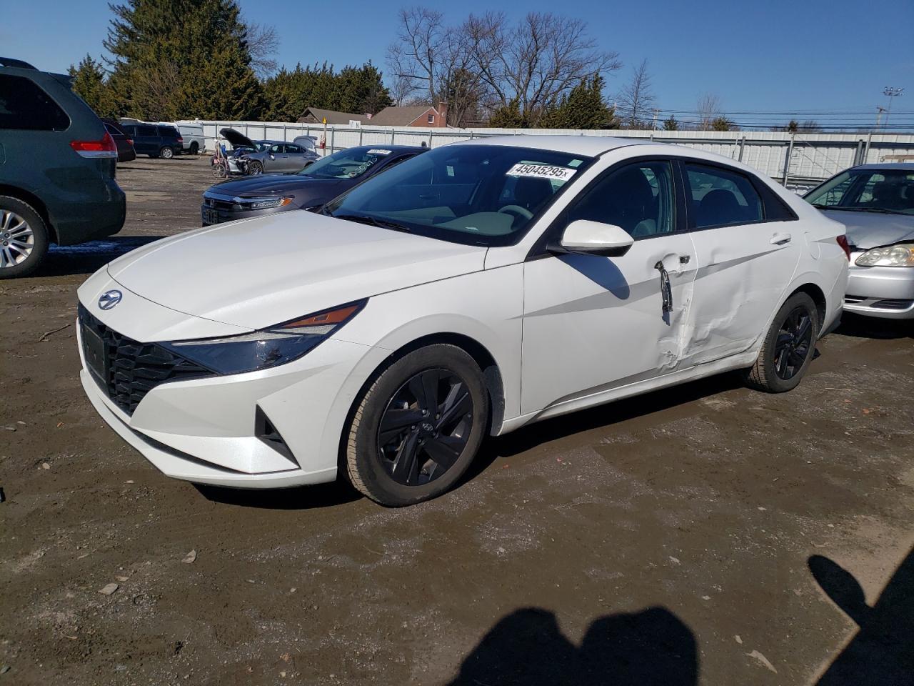 2022 HYUNDAI ELANTRA SE