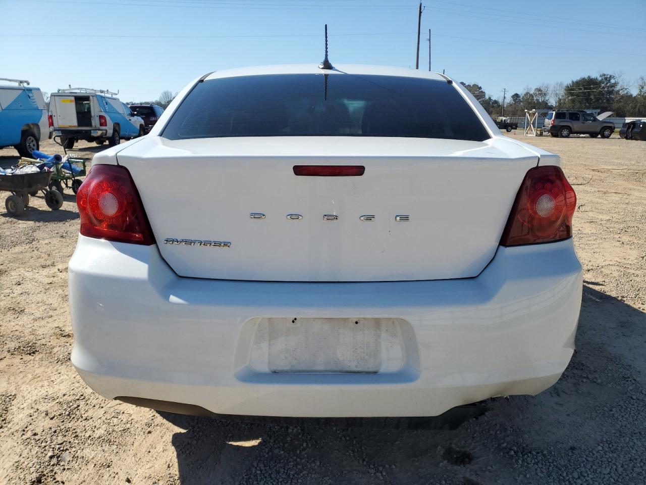 2014 DODGE AVENGER SE - Image 6