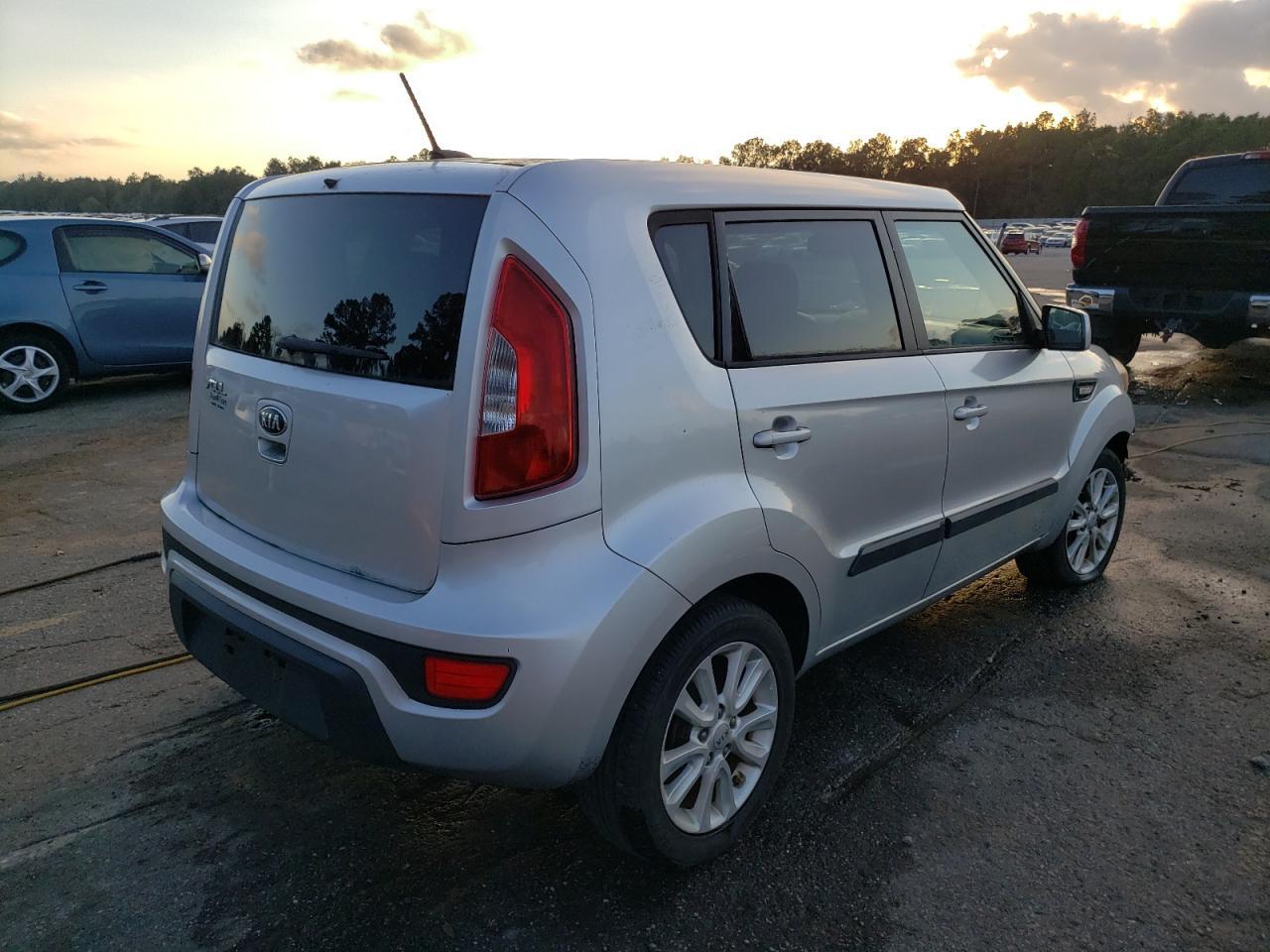 2013 KIA SOUL - Image 3