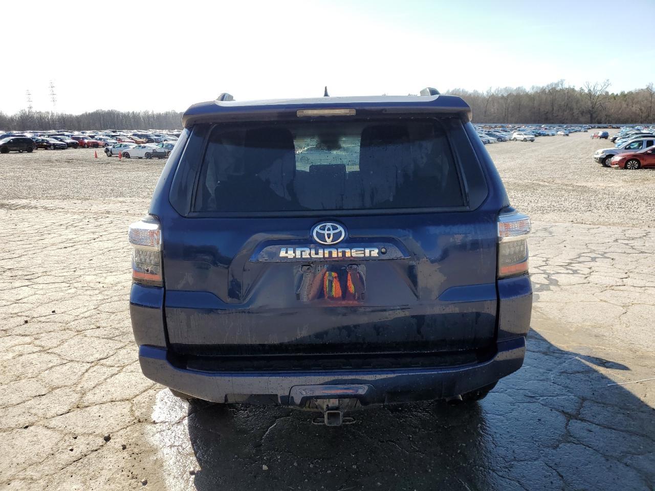 2019 TOYOTA 4RUNNER SR - Image 6