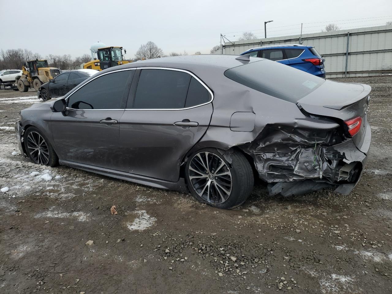 2020 TOYOTA CAMRY SE - Фото 2