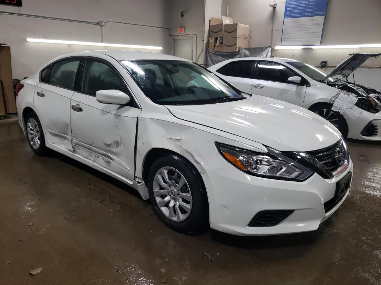 2017 NISSAN ALTIMA 2.5 - Фото 4