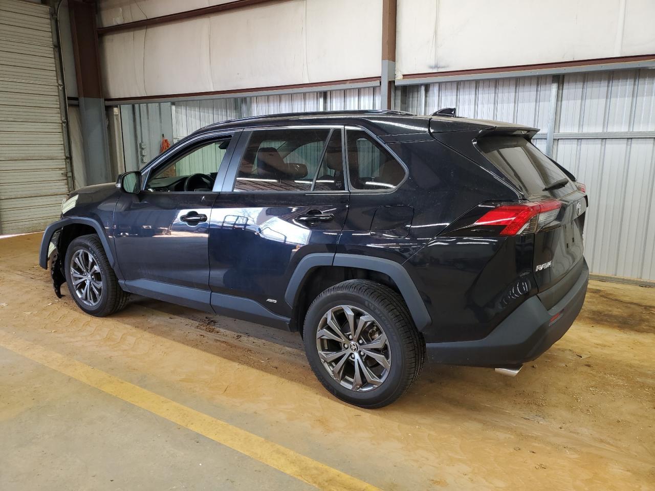 2022 TOYOTA RAV4 XLE P - Фото 2